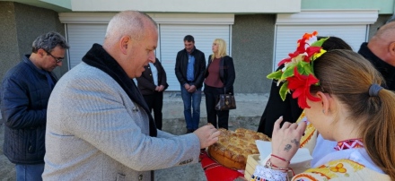 Кметът на Пещера откри обновен блок на ул. “Михаил Такев“ 11